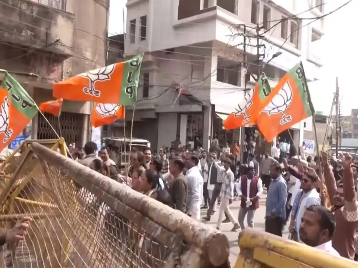 Ripples from AI summit protest reach Indore: BJP, Congress workers clash, several injured - 2