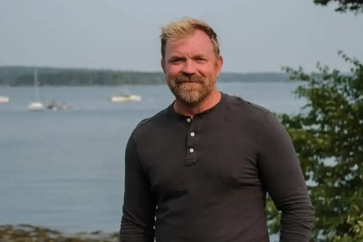 Oysterman, Veteran, Prep-School Alum: A Senate Candidate’s Complex Class Story - 3