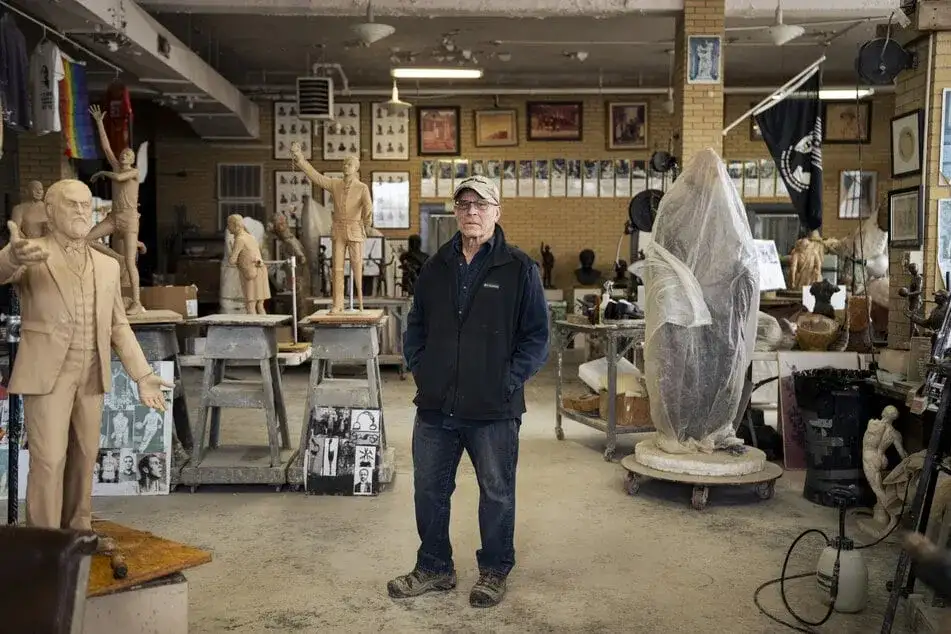 CHAOS AT THE CHISEL: Sculptor Claims 'It Was a Clusterf**' After Demands to Sculpt Slimmer Trump and Excise 'Turkey Neck' - 2
