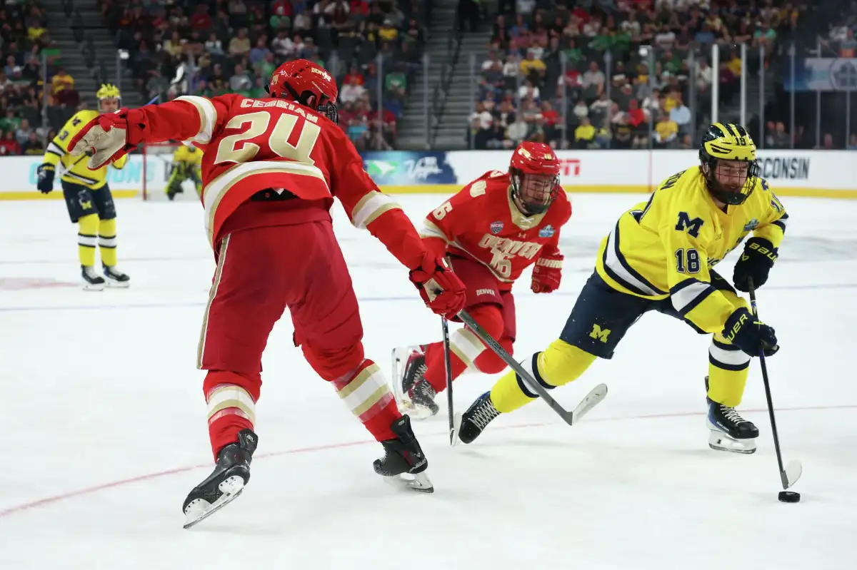 Denver wins in 2OT, gets Wisc. in Frozen Four final - 1