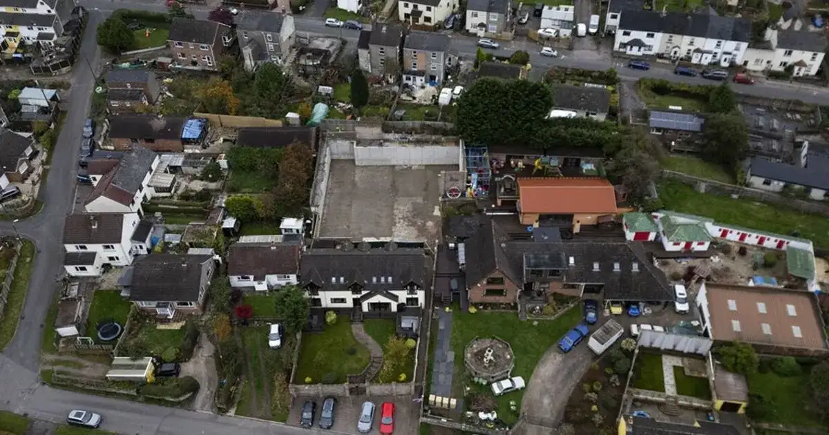 Millionaire in another neighbour row after losing battle over illegal man cave - 3
