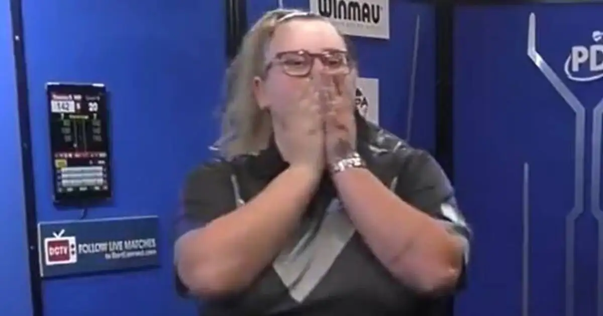 Greaves makes history as first woman to win PDC ranking title - 2