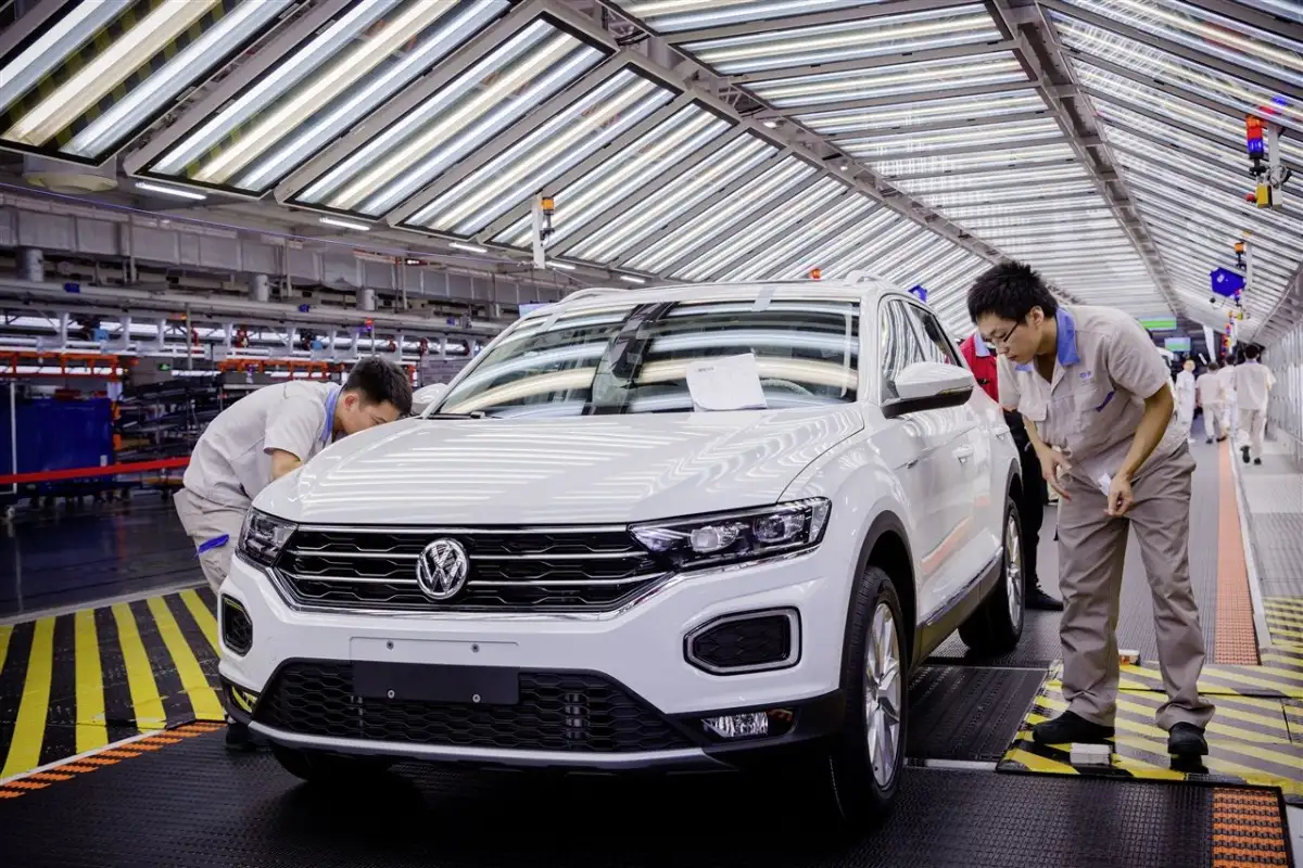Volkswagen Weighs China Factory Deals As Margin Falls To 3.3% - 1