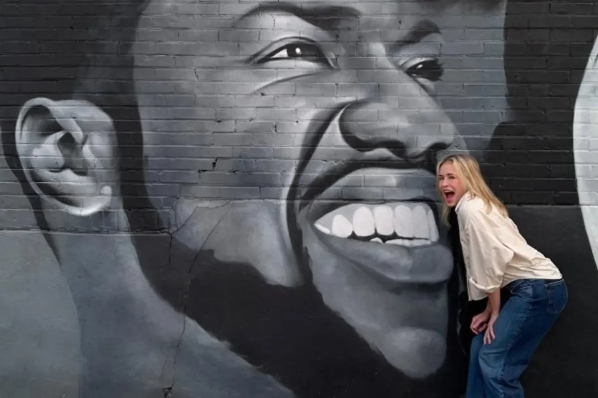 10 Photos of Chelsea Handler: Viral Aftermath of Kevin Hart Roast Sparks Backlash Over Shane Gillis Jokes About Epstein and Zionism - 1