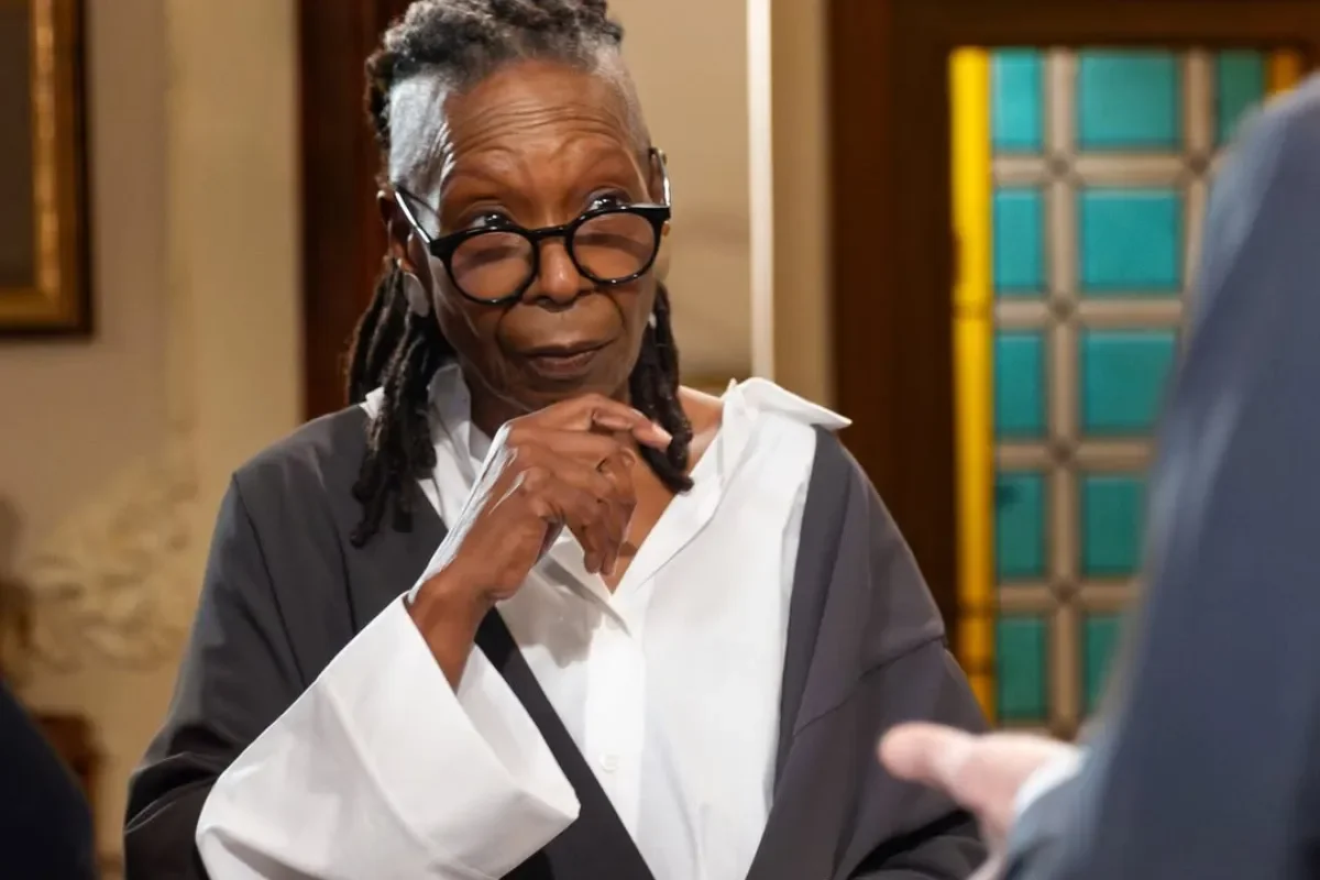 Whoopi Goldberg Denies Dating Epstein, Says They Were Never Friends Despite Name Mention in Files - 1