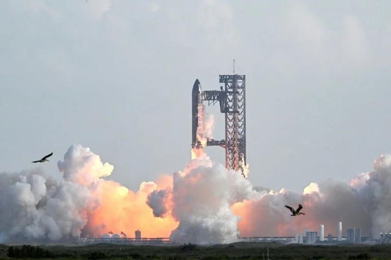 SpaceX's IPO moonshot draws some doubters on Wall Street - 1