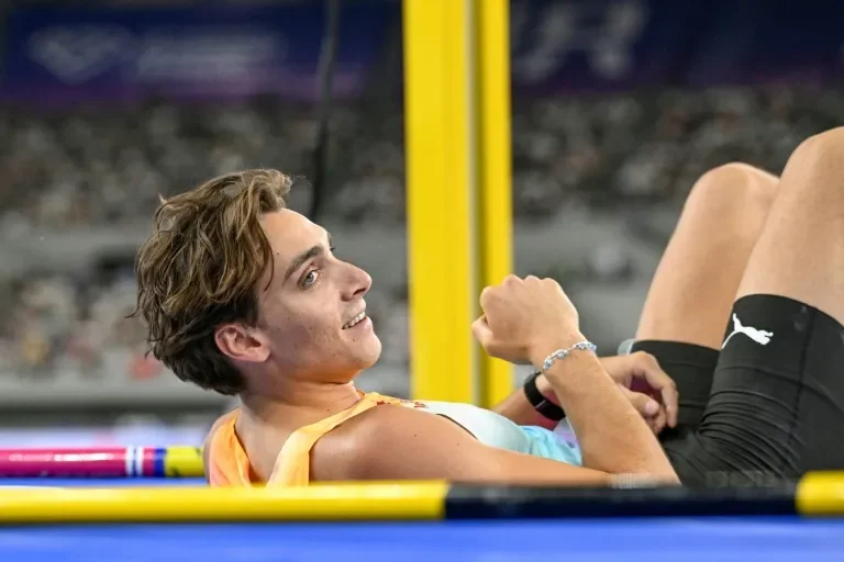 Duplantis wins in Shanghai, fails to beat record as Warholm stunned - 4
