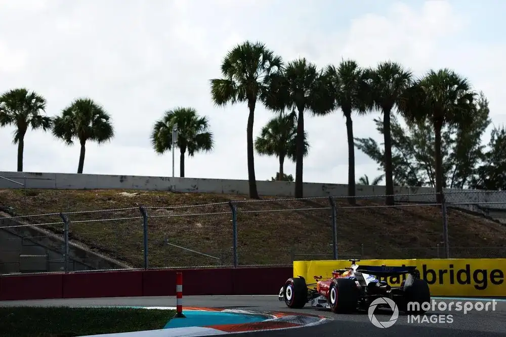 Miami Grand Prix: Antonelli pips Verstappen to pole after Norris wins sprint race – live - 4