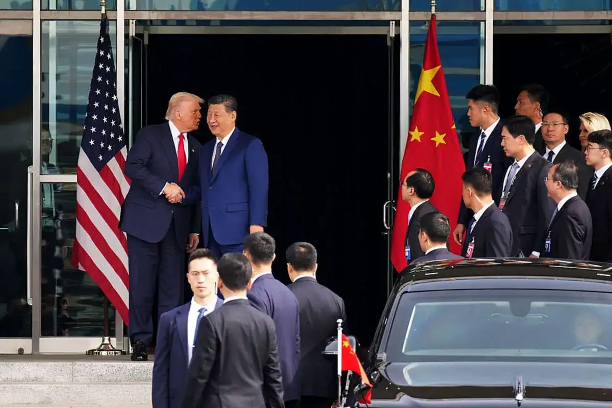 President Xi Just Expertly Handled Donald Trump's 'Juvenile' Power Handshake - 1