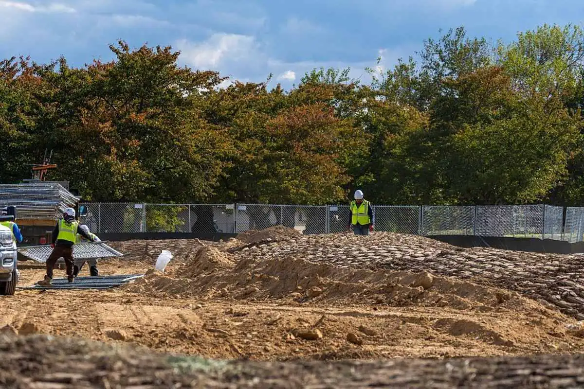 Why Is Trump Dumping East Wing Rubble in a Public Park? - 3