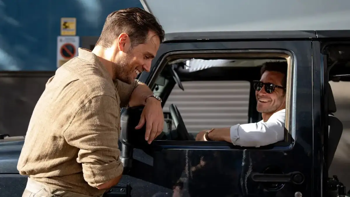 In the Grey: Jake Gyllenhaal Says He Was 'Rooting' for Henry Cavill to 'Remember His Next Line' in Guy Ritchie’s Improv-Heavy Film - 4