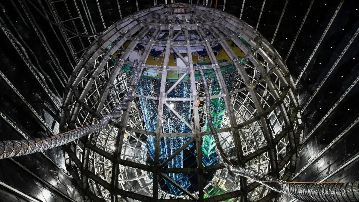 Neutrinos caught on camera: Testing the first prototype of a new elementary particle detector - 4