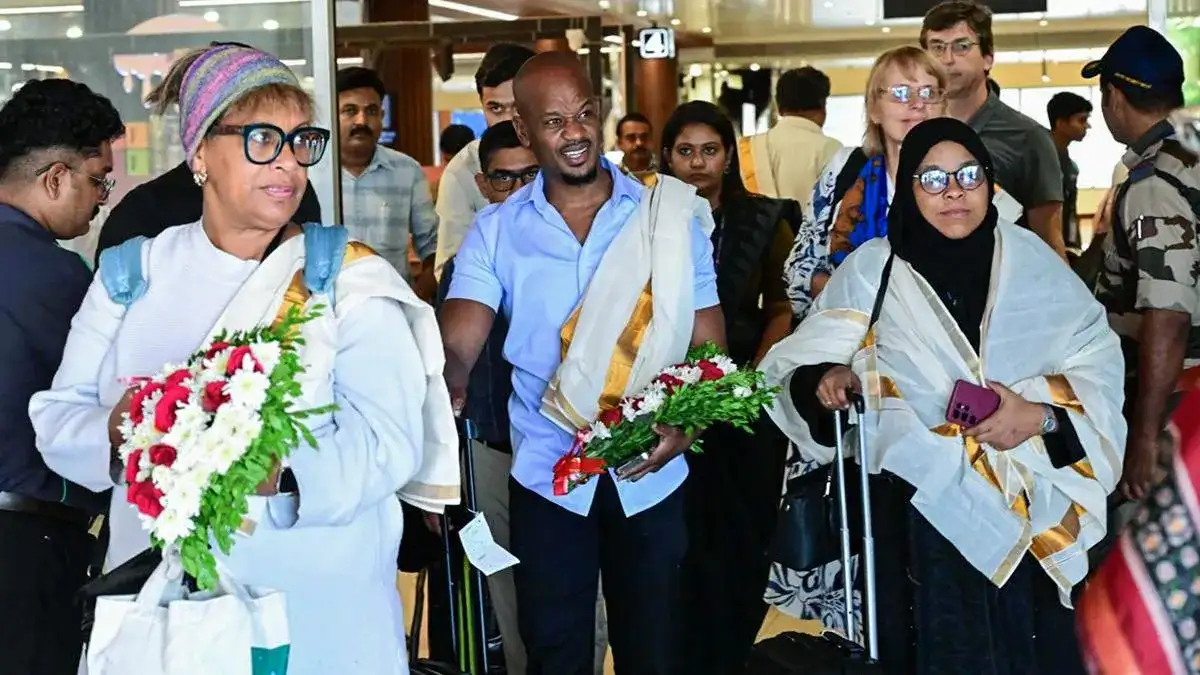 Kerala goes to polls today with 2.71 crore voters, 883 candidates - 2