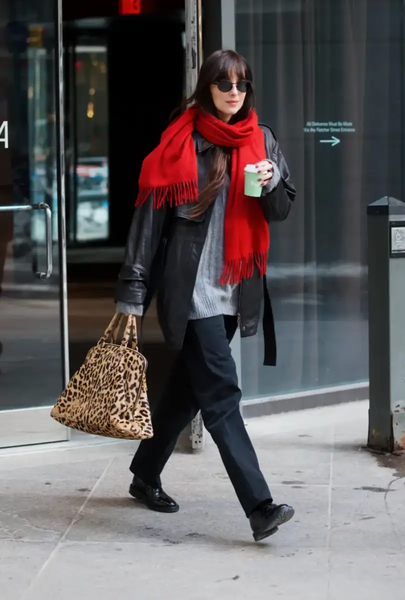 Dakota Johnson Found a Loafer Replacement to Pair With Slim Jeans in Spring 2026 - 2