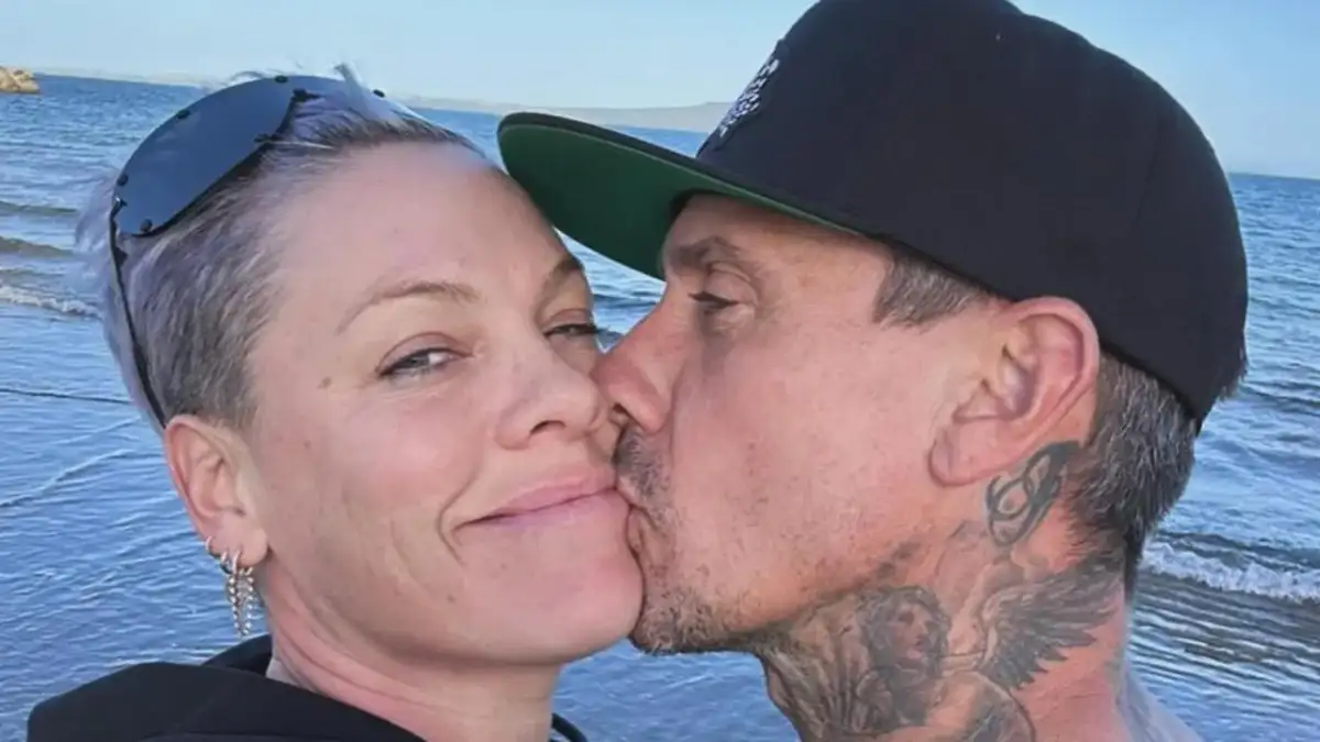 Pink, Carey Hart Divorce Rumours: Singer Jokes That Her Kids Were 'Unaware' of Reported Parent Split - 4