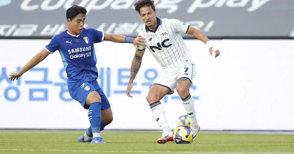 ‘Pallichattambi’ movie review: Tovino Thomas’ ahistorical period drama undone by heavy-handed approach - 1