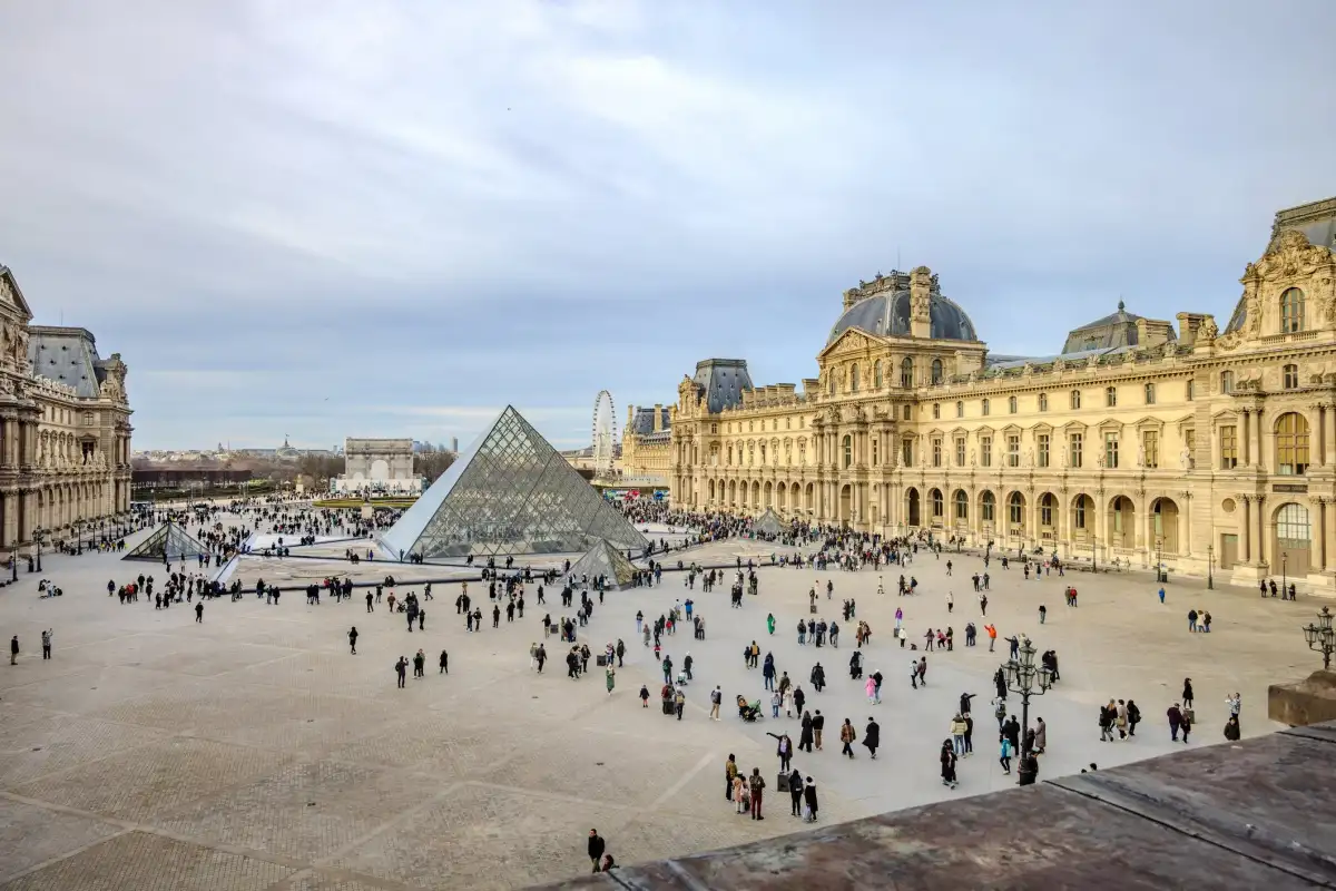 French police arrest nine people over suspected €10m Louvre ticket fraud - 2