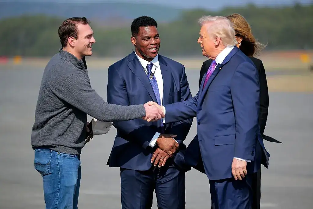 Trump visits Georgia to promote economy to woo voters ahead of midterms - 4