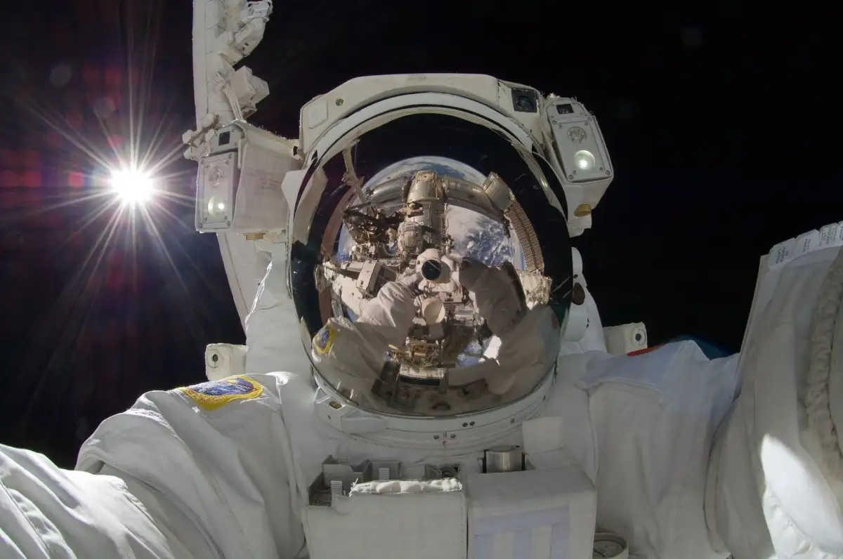Artemis Accords nations grapple with how to handle emergencies and 'harmful interference' on the moon - 3