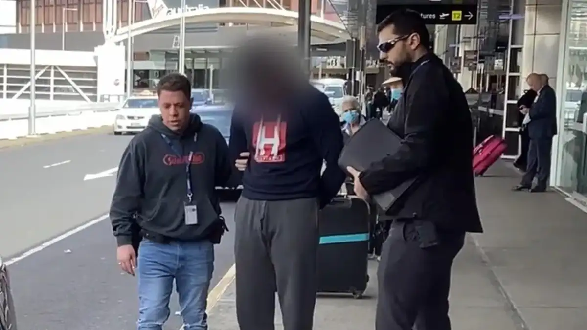 Man sought over alleged roofing scam - 3