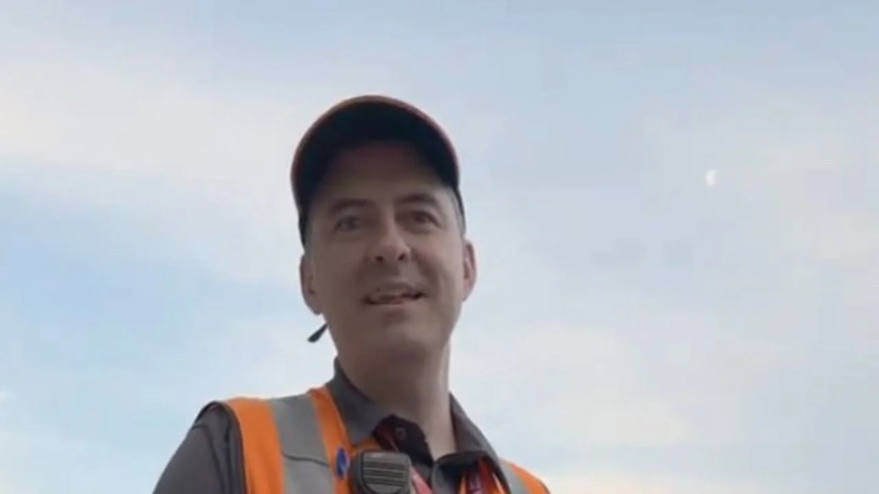 Wheelchair user denied pickup at designated zone in Aussie airport - 1