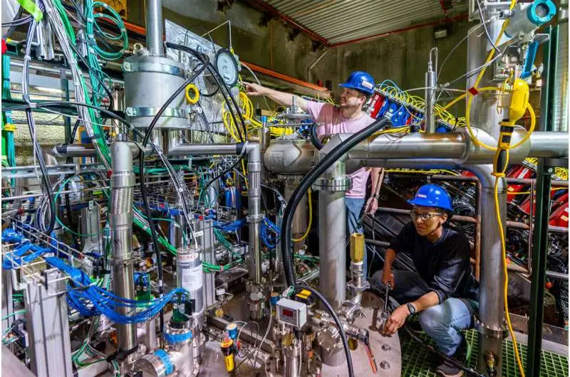 Neutrinos caught on camera: Testing the first prototype of a new elementary particle detector - 1