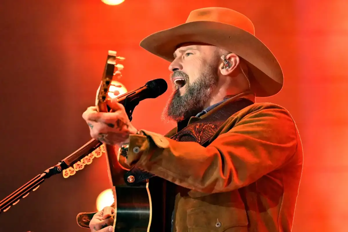 Wilson meets Banana Ball: Russell Wilson takes part in Savannah Bananas outing - 4