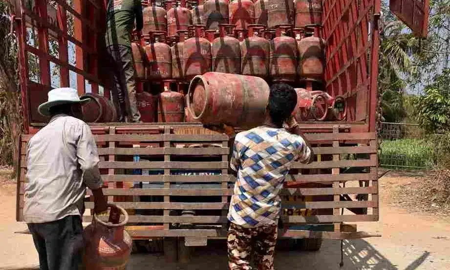 LPG shortage forces eateries to shut down, disrupts wedding catering in Bengaluru - 3