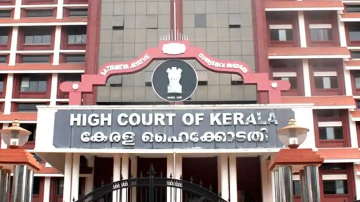 Kerala HC dismisses pleas challenging govt sending bulk messages on ‘achievements’ to employees, others - 1