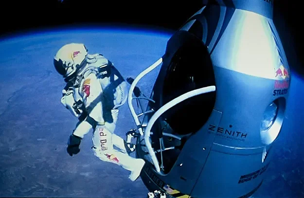 Red Balloon Launches Balloon To Stratosphere - 4