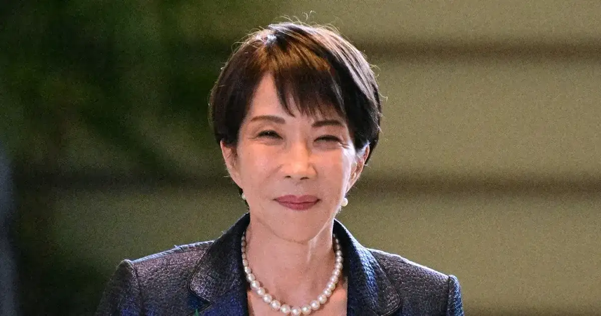Australia should consider Japanese submarine back-up as Takaichi arrives to meet Albanese - 1