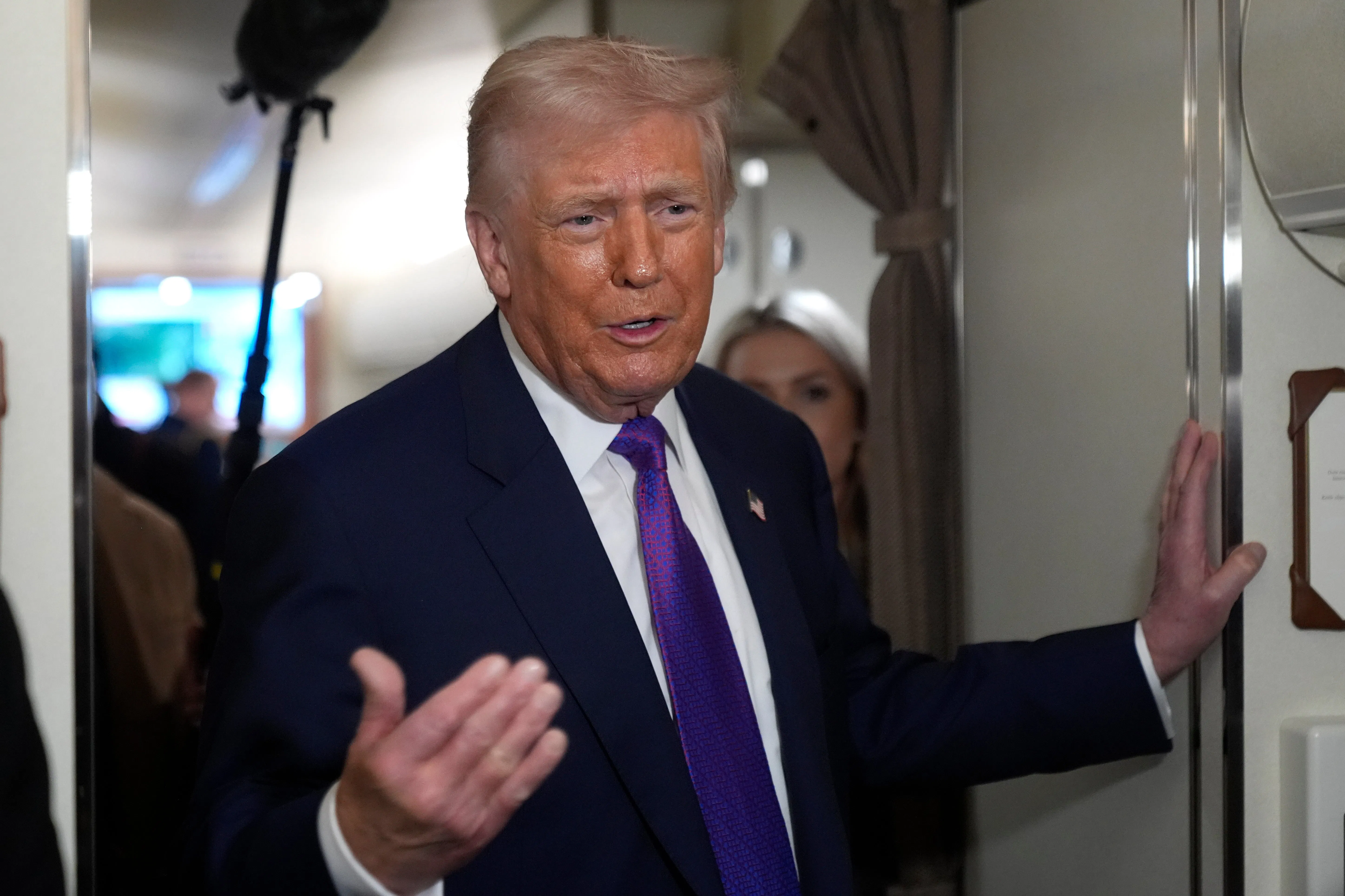 Trump visits Georgia to promote economy to woo voters ahead of midterms - 2