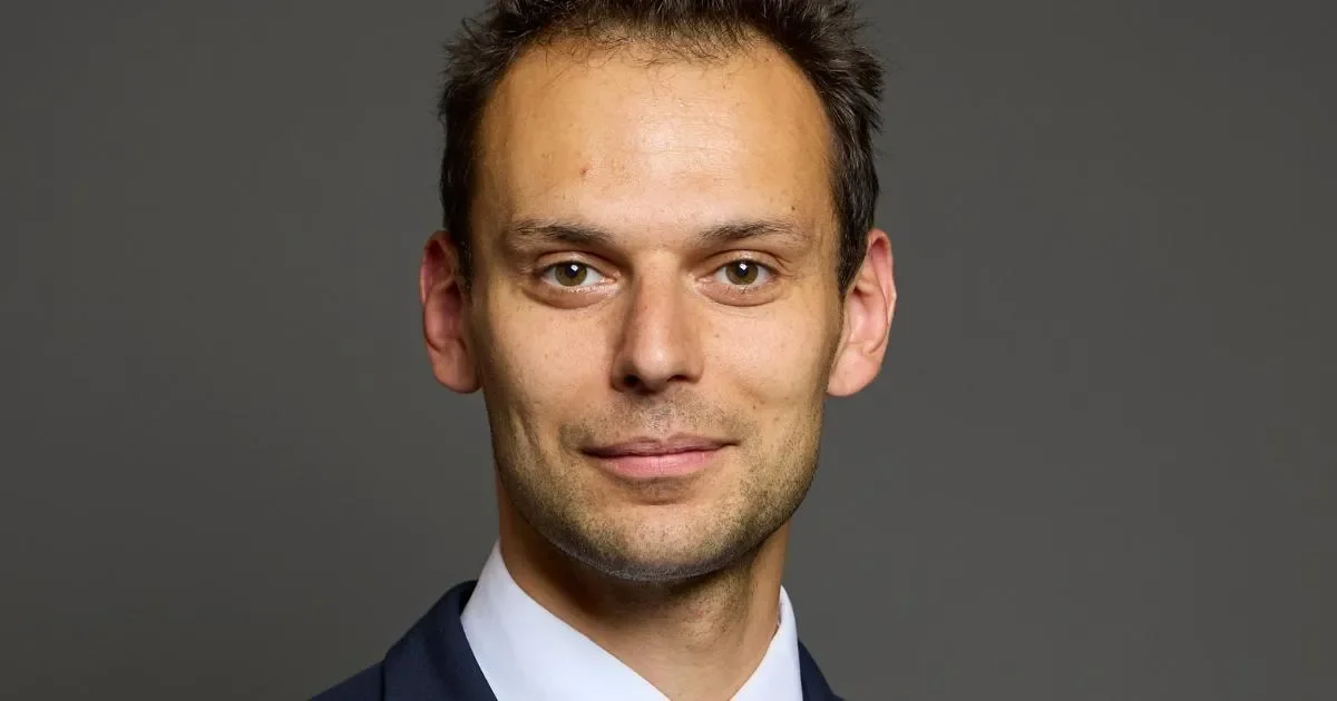 Keir Starmer opens investigation into Josh Simons over targeting of reporters - 3