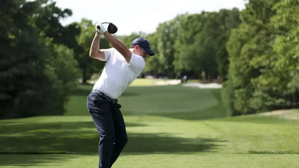 McIlroy makes 17 straight pars on PGA Tour return - 1