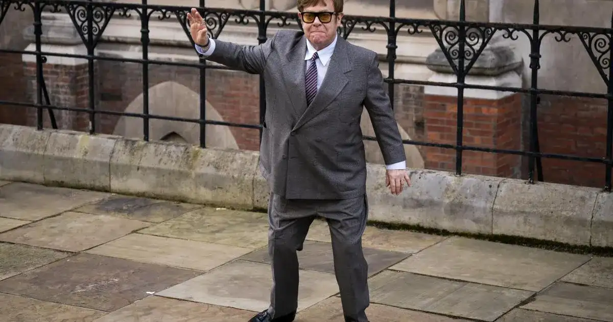 Sir Elton John gives evidence on 'truly sickening' press intrusion - 1