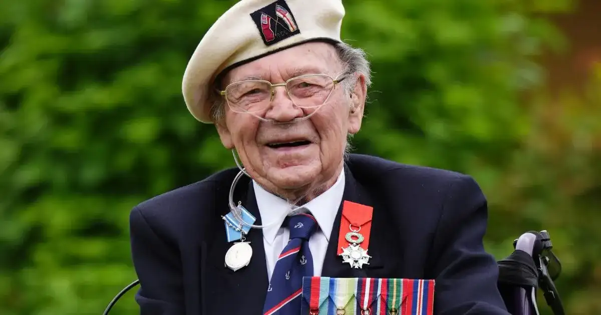 Hero Albert, one of the last D-Day veterans, dies at 100 - 3