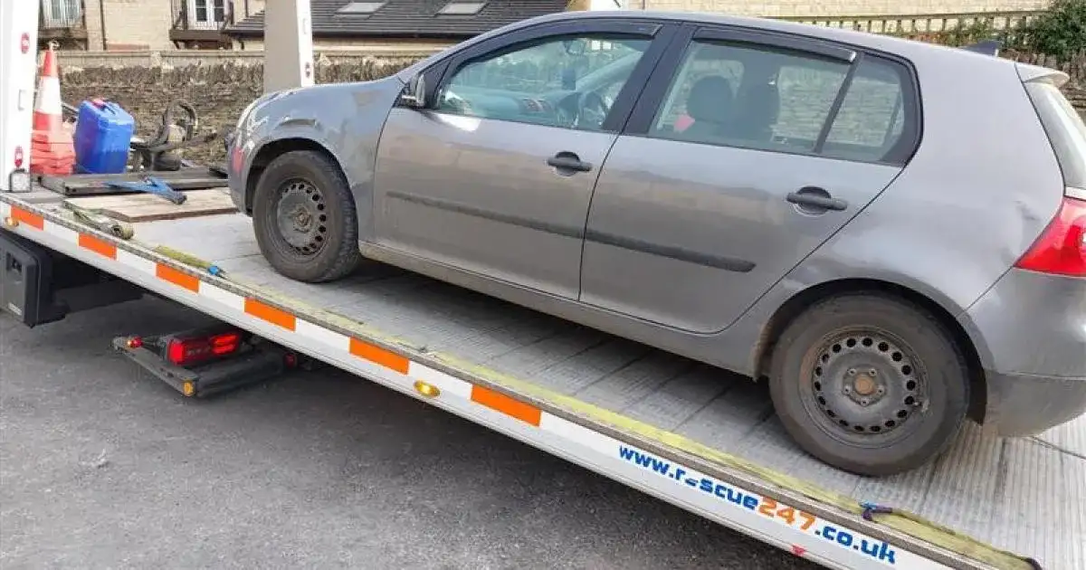 Citroen C3 seized in historic Oxfordshire village by Thames Valley Police - 3