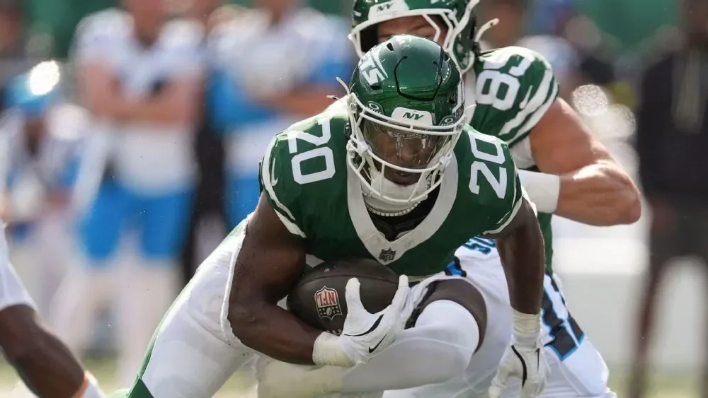 Jets give RB Hall 3-year, $45.75M extension - 1