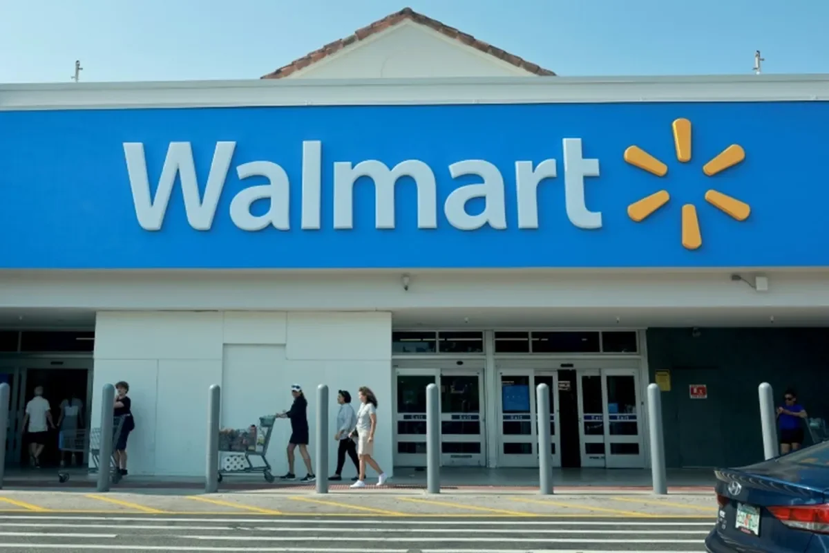 Walmart Pharmacy Pay Increase Leaves Rivals Reeling—How Much Are They Getting Paid Now? - 2