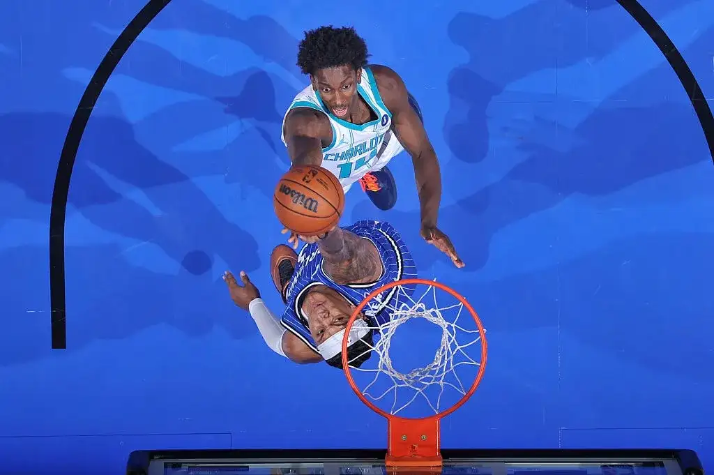 Follow live: Magic dominating Hornets with 8-seed in sight - 3