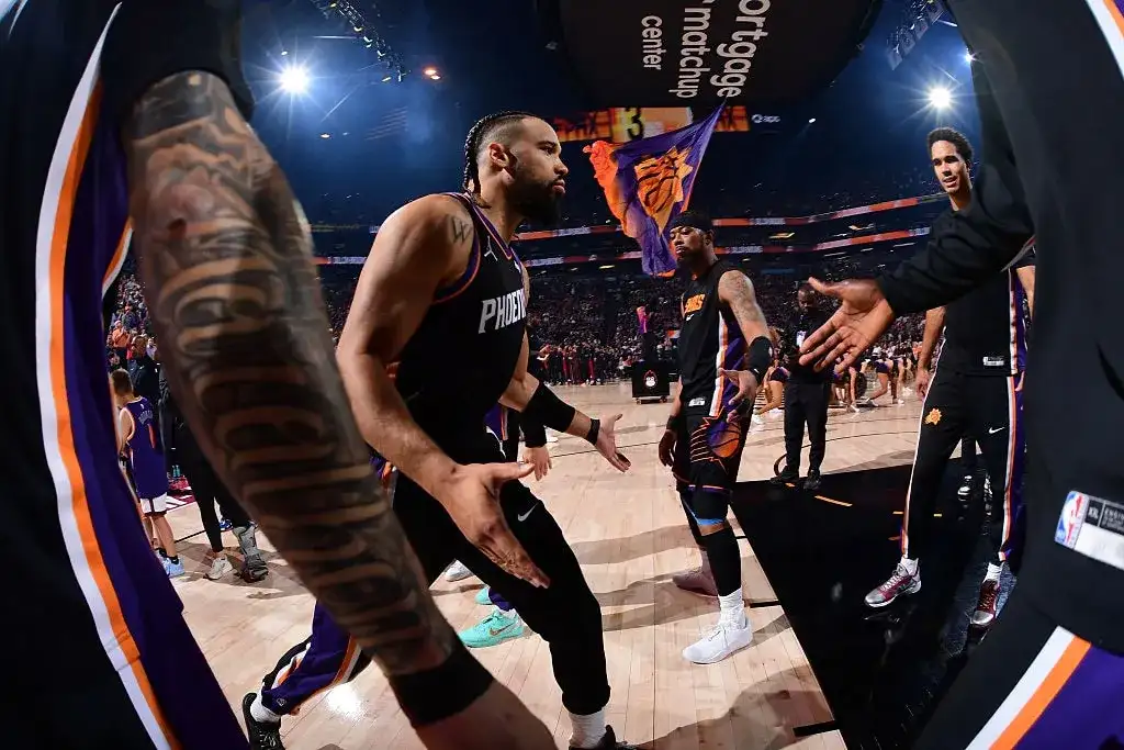 Follow live: Trail Blazers, Suns locked in close battle in play-in game - 2