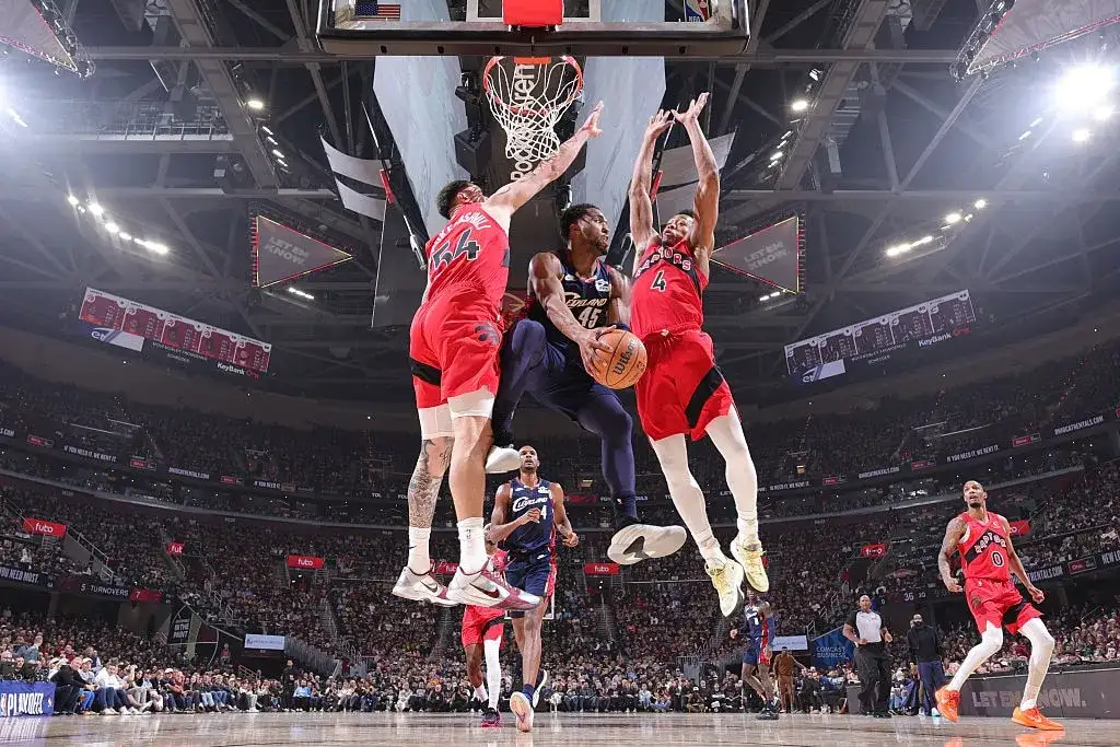 Follow live: Cavaliers host Raptors for Game 2 of the first round - 2