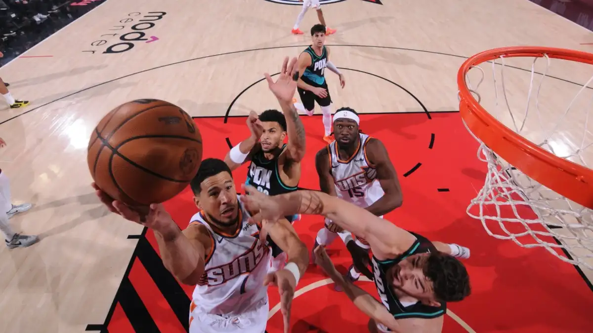 Follow live: Heat, Hornets face off in play-in tournament - 1