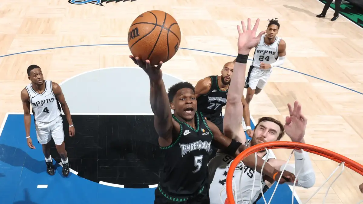 NBA playoff takeaways: Spurs take a 3-2 series lea... - 3