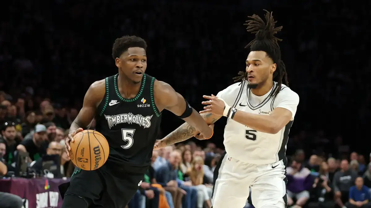Follow live: Game 4 between Spurs, Wolves going do... - 4