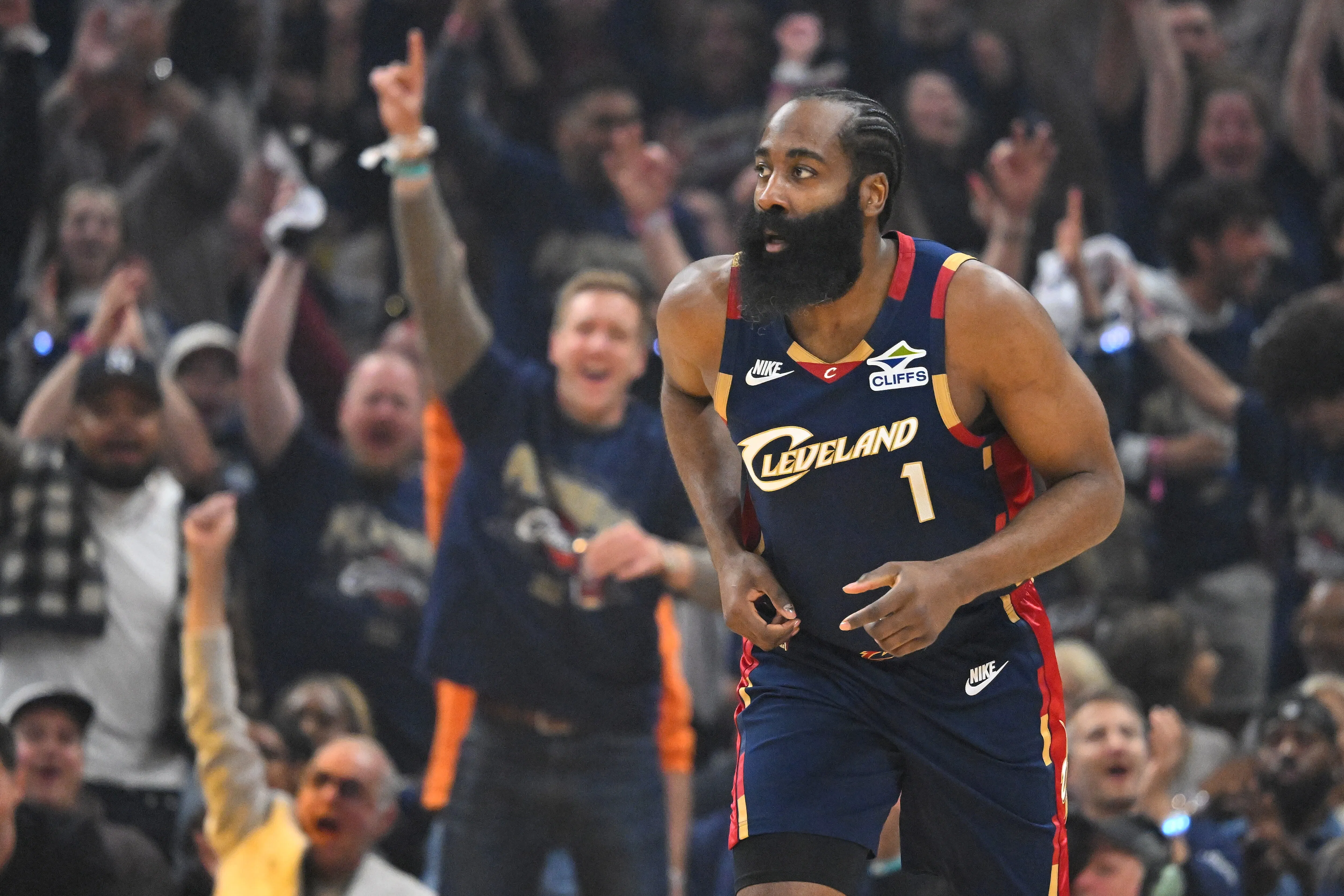 Follow live: Pistons, Cavaliers in a close battle ... - 1