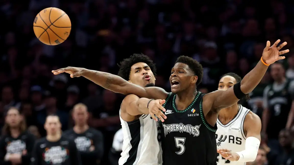Follow live: Game 4 between Spurs, Wolves going do... - 1