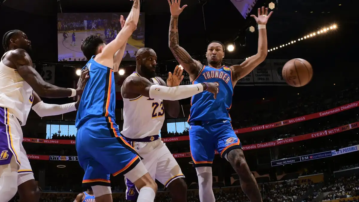 Follow live: Pistons, Cavaliers in a close battle ... - 3