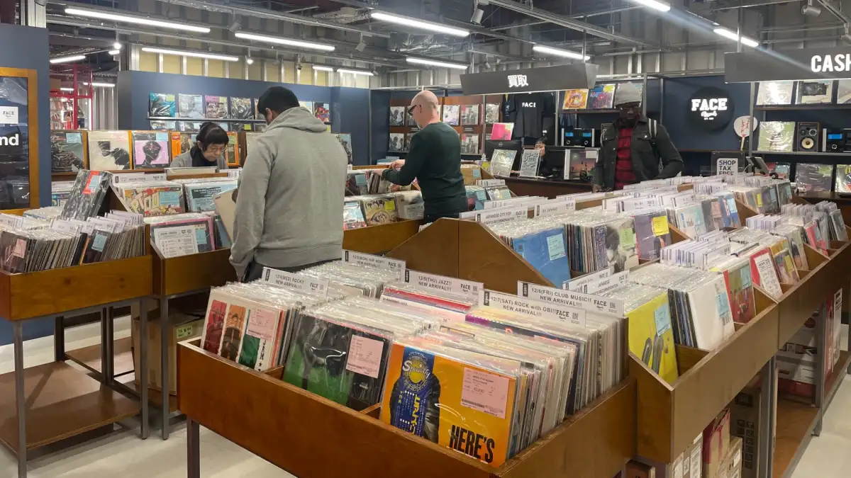 Urgent warning to music lovers over FAKE records: Criminals are selling counterfeit vinyl for thousands - so, would you be able to spot a dupe? - 2
