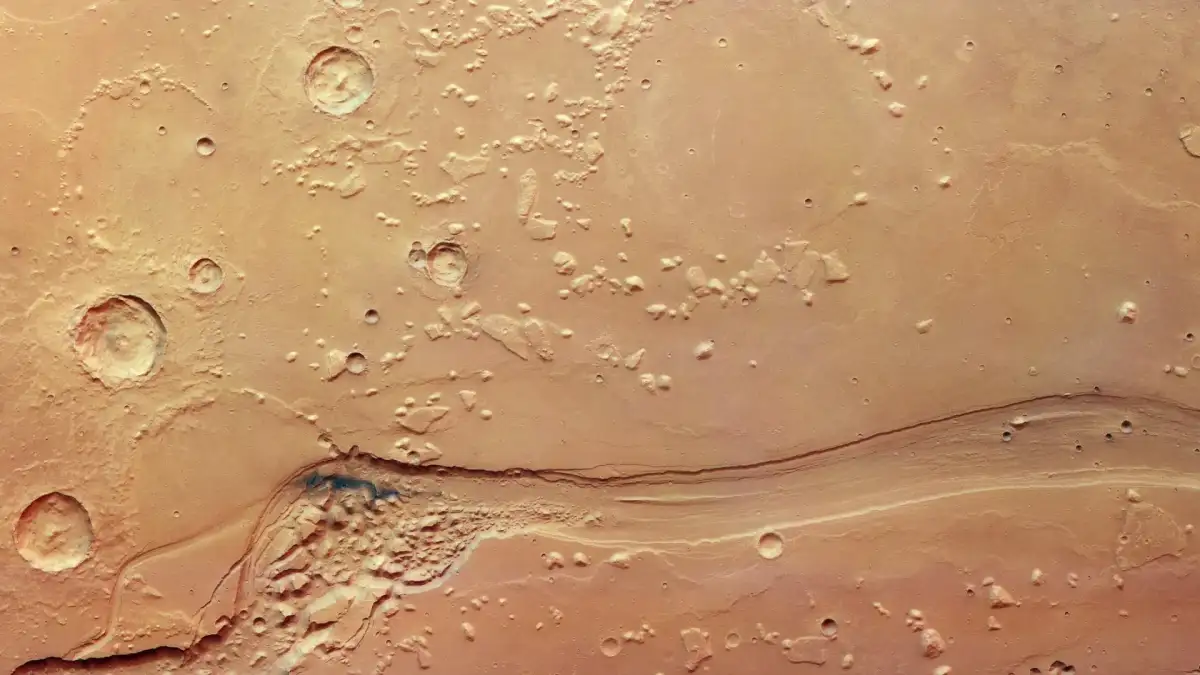 Mars orbiter captures striking images of 'chaos and craters' carved by ancient floods - 1